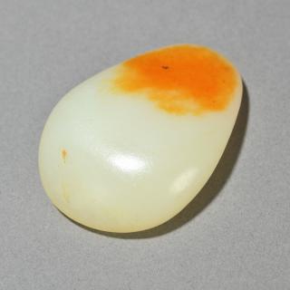 和田玉籽料红皮原石重53g